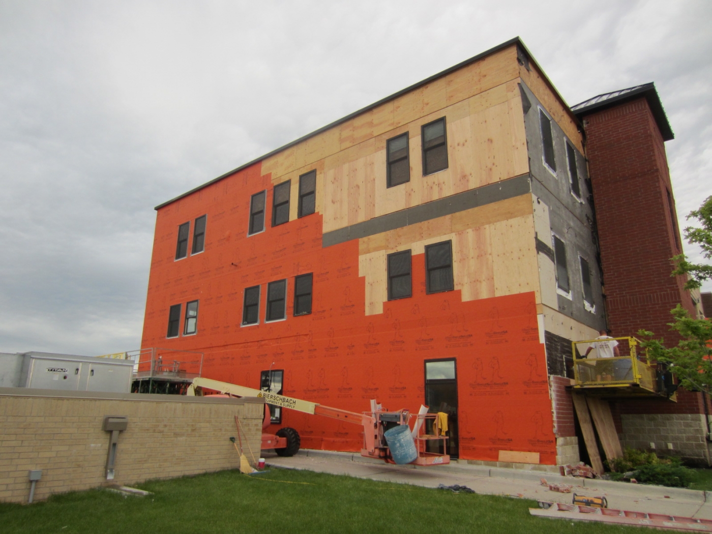 Woodhaven Plaza - Exterior Wall Renovation